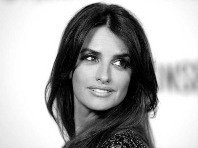 Penélope Cruz je čtyři měsíce po porodu jako proutek: Hubne kojením!