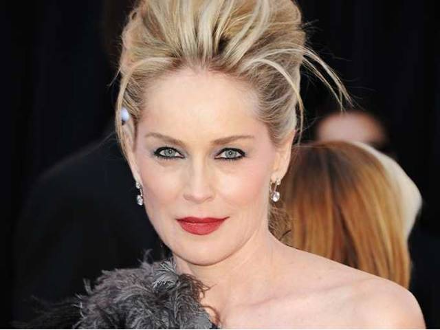 Sharon Stone: Plastičtí chirurgové se o mě jen perou