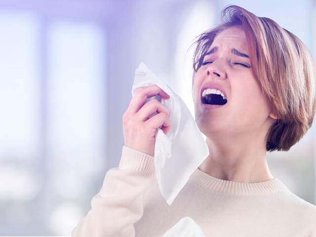 Příčinou kýchání není jenom alergie